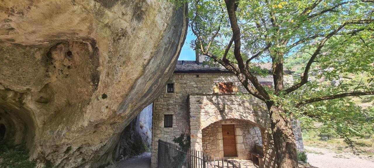 Gite La Cardabelle Ispagnac Esterno foto